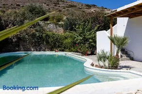 Daphne's Lux Villa - Image 1