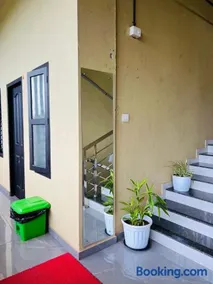 StayZO MENS HOSTEL & DAILY ROOMS - Image 3
