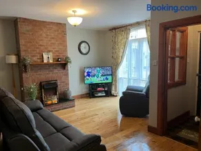 The Downshire Arms Apartments Hilltown - Image 2