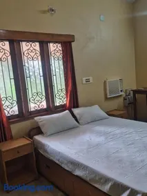 Spacious 4bhk bungalow! Perfect for family and groups - Image 1