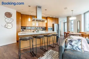 Sophari Towers Bellevue Apartments - Image 4