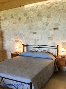 Sarantos Pool Suites - Image 3