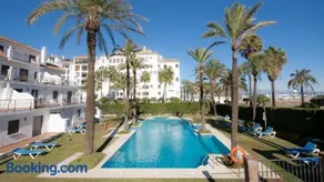 Marina Real 442 - Image 1