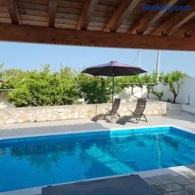 Lianas Garden House - Image 1