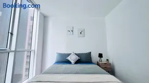 Melbourne CBD Central large 3BR2BTH with Gym Pool Heater - Image 2