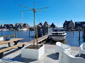 Exclusive houseboat experience - Image 1