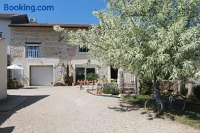 Les Trois Maisons - Image 2