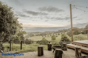 Suey's Coastal Farm House - Image 4