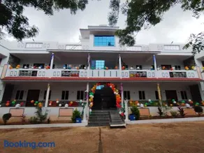 The Canopy Retreat - Image 4