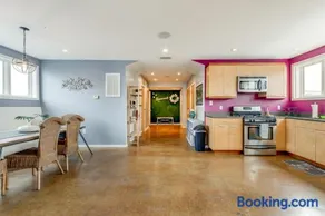 ☆Historic Living•2 Separate Spaces•Downtown•Walk to Forsyth Park•Private Patio/Porch☆ - Image 3