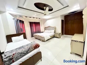 3Bedrooms Hall & Kitchen Entire Flat Main ISB - Image 4