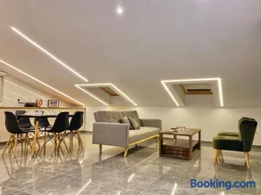 Trendy Loft Apartment - Image 2