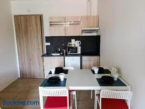 Brand New studio apartment #32 near center with FREE street parking - Image 3