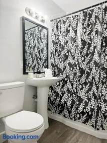 Riverside Retreat Apartments - Image 2