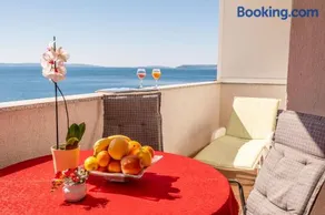 A 4 apt w terrace & sea view 4 min walk to beach - Image 4