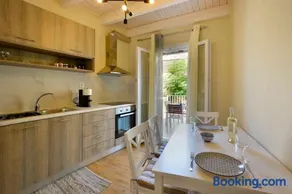 Aliki Beach House - Image 3