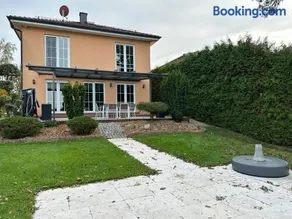 Stadtvilla in Leipzig 7 Personen 3 Schlafzimmer 2 Bäder Garten und Terrasse zentral gelegen Messe Innenstadt Seen - Image 1