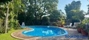 Casa con hermoso jardín y terraza - Image 2