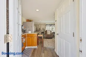 C & N Lodging - Image 3