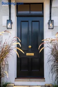 Luxury Historic Landmark Holdgates Cottage - Image 3