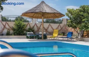 Four-Bedroom Holiday Home In Tribunj - Image 2
