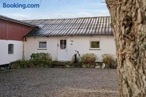 Calm Holiday Home With Great Outings - Image 2