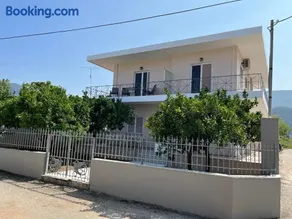 Koulouras Holiday Apartments - Image 2