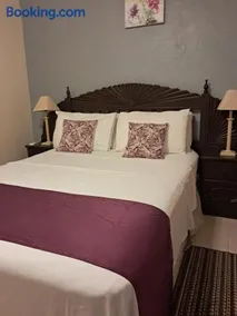 Michand Guest Apartments- Cozy one or two bedroom- 5 walk minutes from airport 10 mins drive to Oistins or beach - Image 2