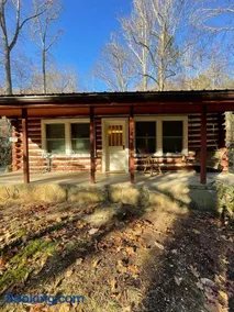 Peaceful Creekside Cabin Dog-friendly Hot Tub Gas Fireplace Gas Grill - Image 1