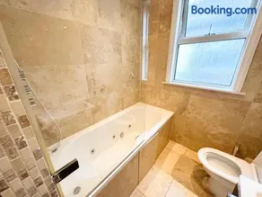 Wembley Stadium Family Maisonette - Image 4