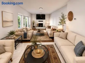 Luxury Nature Retreat, Maple Ridge - Image 1