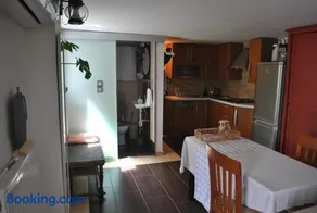 The Hakuna Matata Studio Apartment - Image 1