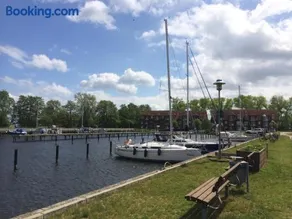 Blick auf Yachthafen an der Ostsee - Image 1