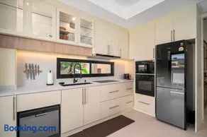 Laguna Fairway Residences by Banyan Living - Image 3