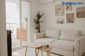 Bel appartement climatisé avec place de parking - Image 1