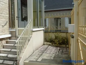 L Hote Saison - Image 1