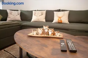 Reindler Modern Retreat - Image 4