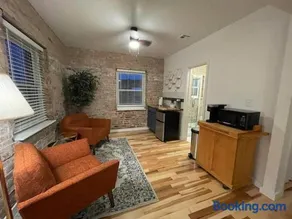 Brick Street Apartment-Studio Suite - Image 3