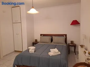 Sweet Green Home in Nea Makri - Image 1