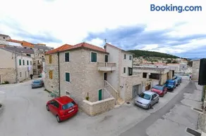 Apartment Loza Pučišća - Image 2