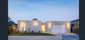 Modern Beach Haven with Hot tub and Sauna - Image 3