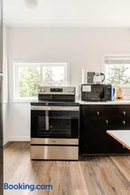 5319 S Moore St, Seattle, Washington - Image 2