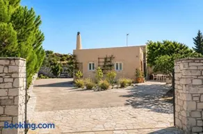KYTHIRA ISLAND RETREAT - Image 1