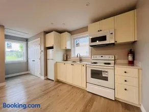 SUMMERSIDE MOTEL &COTTAGES - Image 3