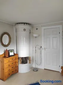 Small Cottage - Image 2