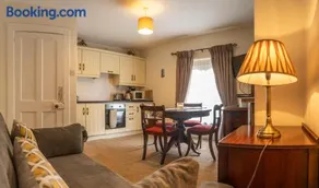 Millbrae Townhouse - Image 4