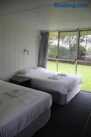 Hilltop Hotel - Image 1