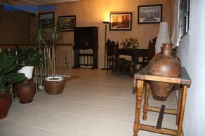 Hotel Cuatro Calzadas - Image 5