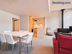 Snow Stream 1 Bedroom and loft with gas fire garage parking and mountain view - Image 1