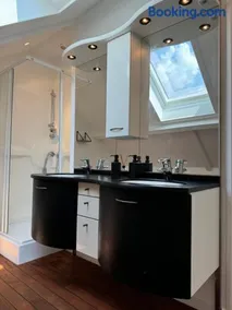 Maison avec Piscine, Jacuzzi et grand Jardin à 1h de Paris - Image 3